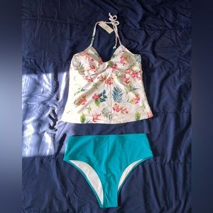 Women’s Large Tankini Swim Set